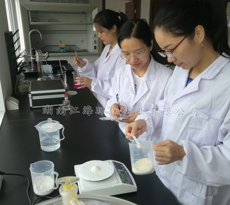 江海公司包被緩釋型飼料添加劑氯化銨生產線試車成功 江海公司包被緩釋型飼料添加劑氯化銨生產線試車成功