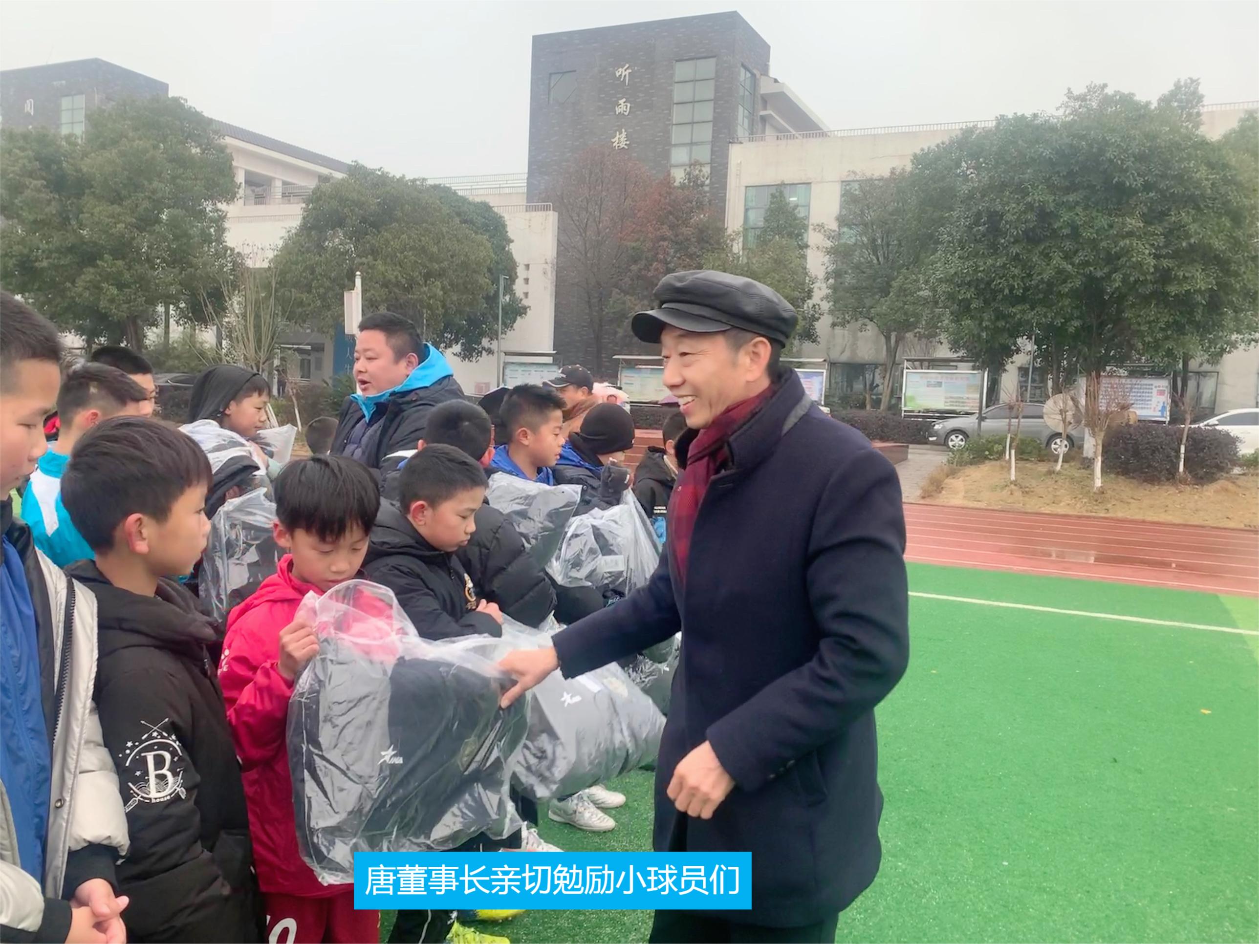 傳承與奉獻(xiàn) 傳承與奉獻(xiàn)